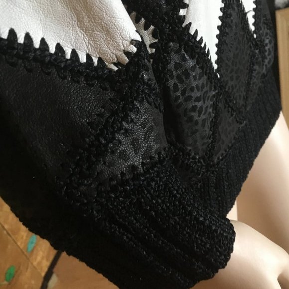Black and white leather knitted sweater - Picture 7 of 7
